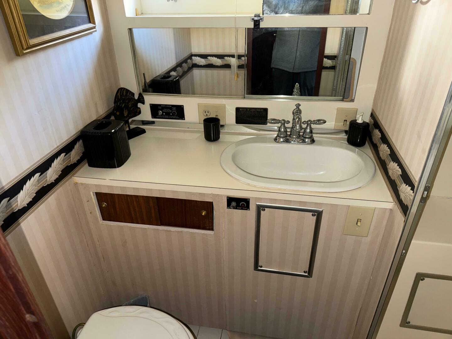 Slide: The Image of Hatteras 58MY 1980 - 5284869