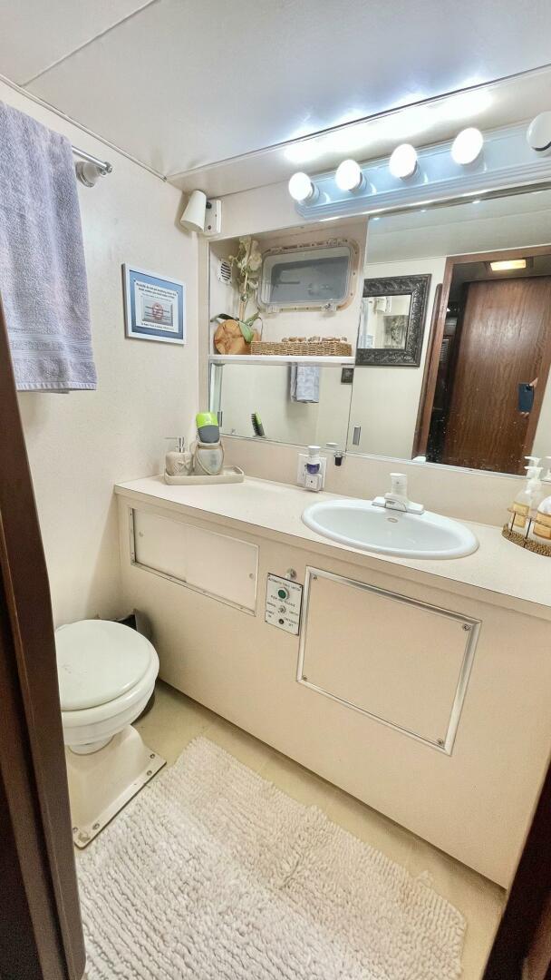 Slide: The Image of Hatteras 58 Yacht Fisherman 1975 - 4255120