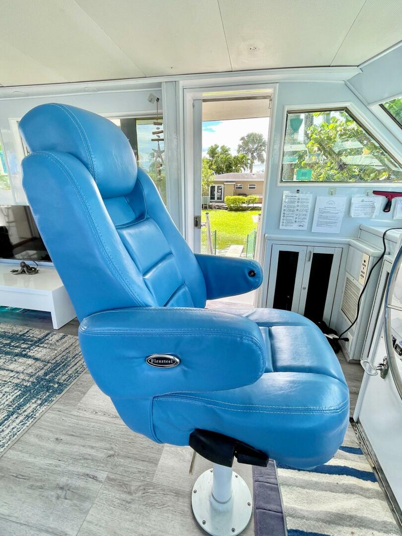 Slide: The Image of Hatteras 58 Yacht Fisherman 1975 - 4255109
