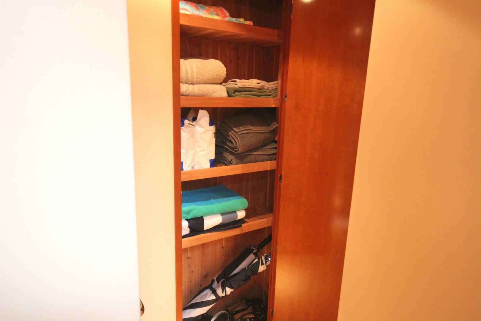 Slide: The Image of Hatteras 60 Convertible 2000 - 5422620