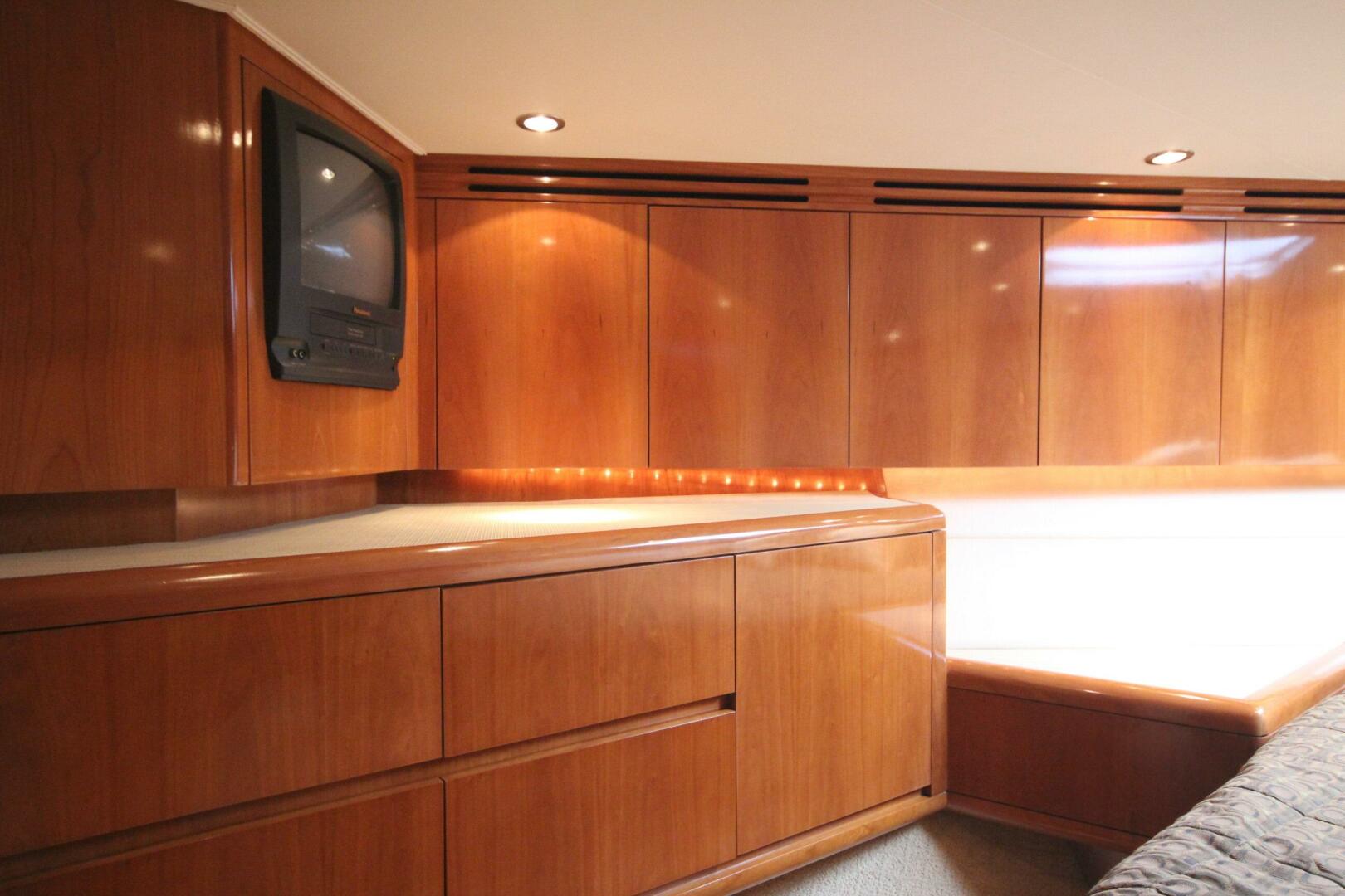 Slide: The Image of Hatteras 60 Convertible 2000 - 5422636