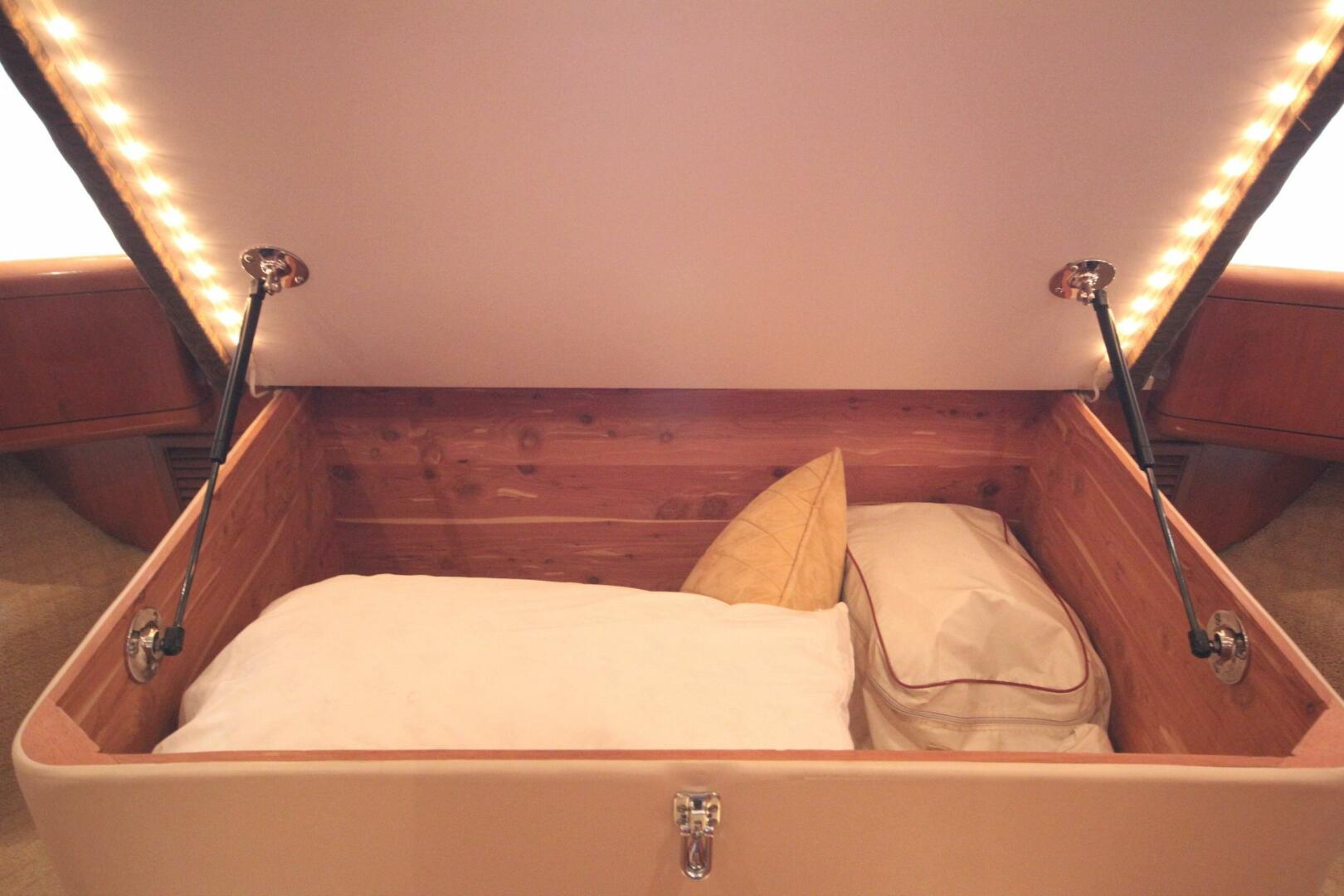 Slide: The Image of Hatteras 60 Convertible 2000 - 5422639