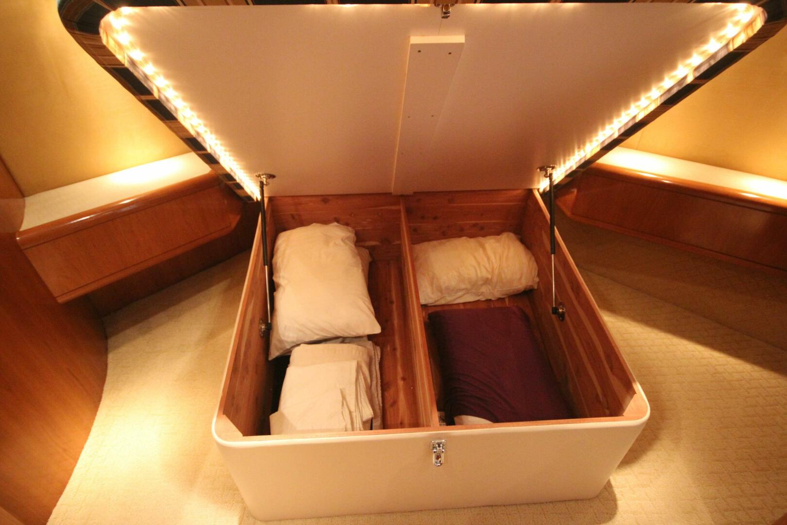 Slide: The Image of Hatteras 60 Convertible 2000 - 5422656