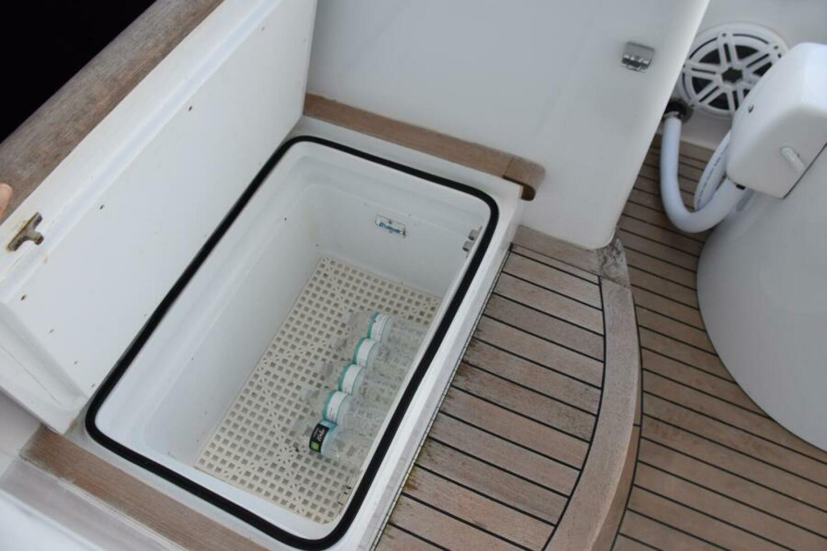 Slide: The Image of Under Cockpit Step Refrigerated Drink Box - 5133547