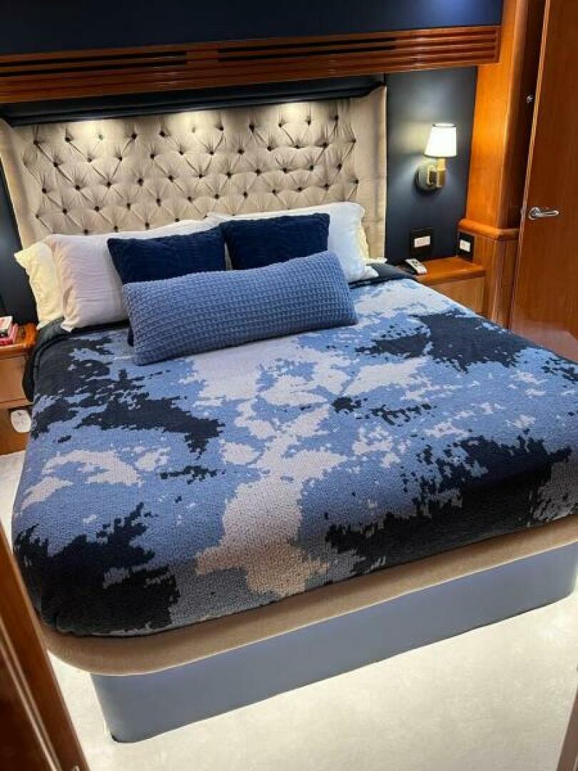 Slide: The Image of Master Stateroom 2    - 5133527