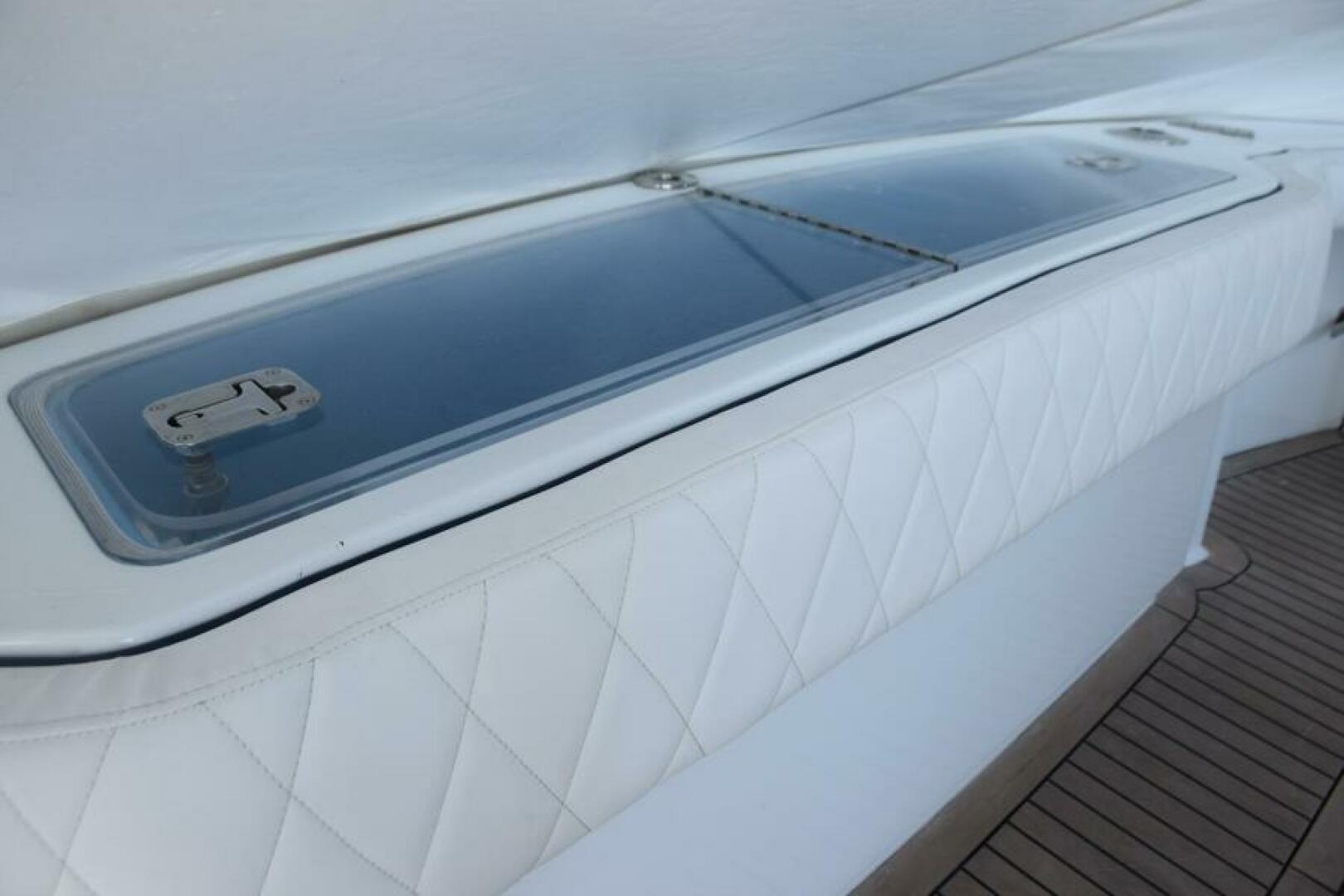 Slide: The Image of Transom Livewell or Fish Box, Bentley Stitch Coaming Pads    - 5133549