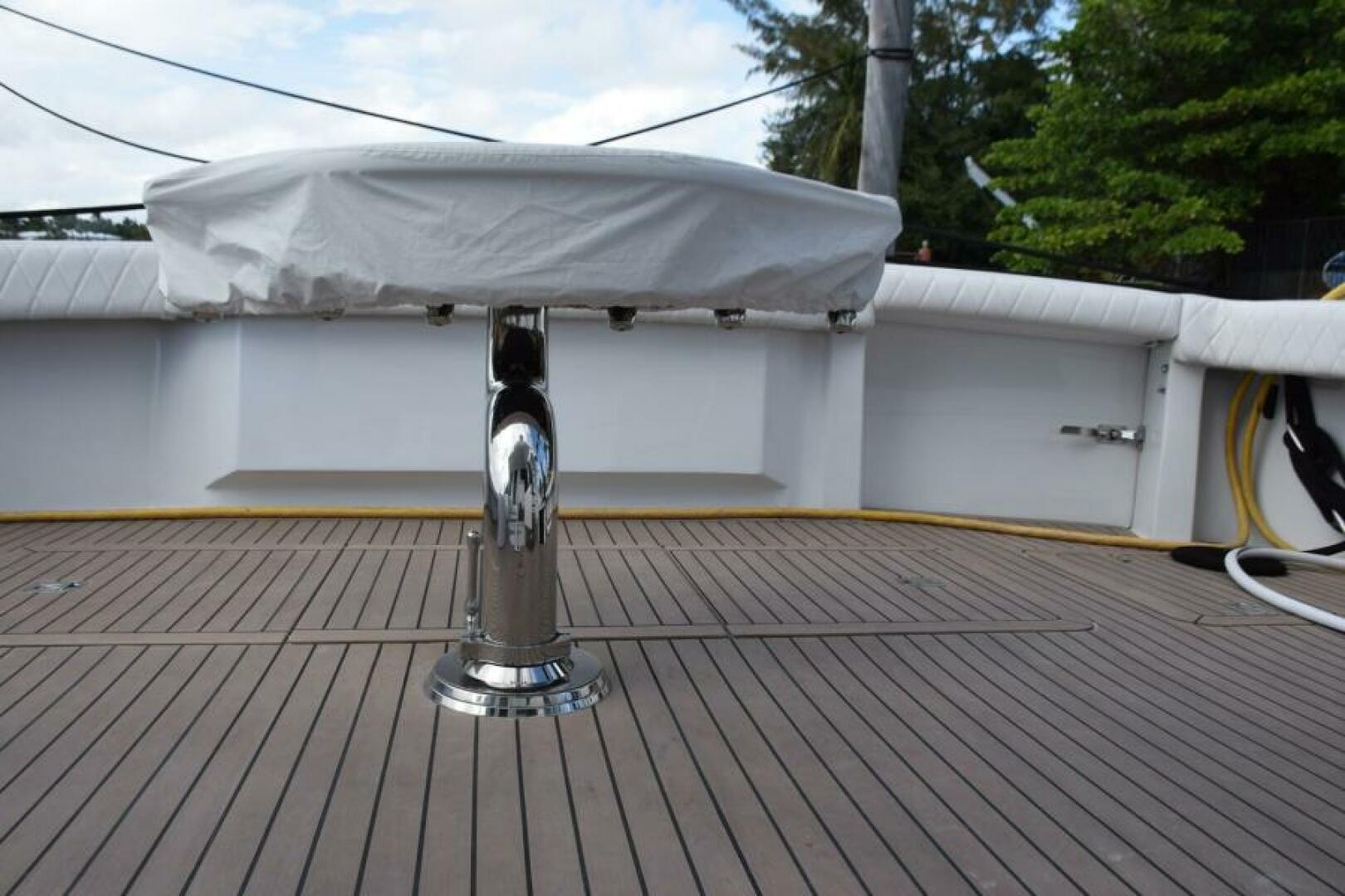 Slide: The Image of Synthetic Teak Deck with Covered Rocket Launcher  on Curved Stanchion - 5133550