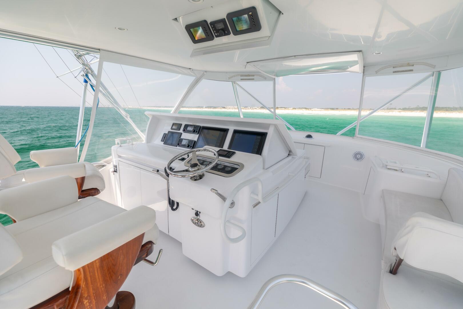 Slide: The Image of 2008 Hatteras 60 Convertible  Helm 4 - 4614923