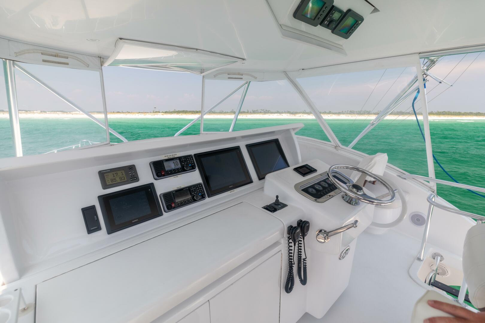 Slide: The Image of 2008 Hatteras 60 Convertible  Helm 5 - 4614926