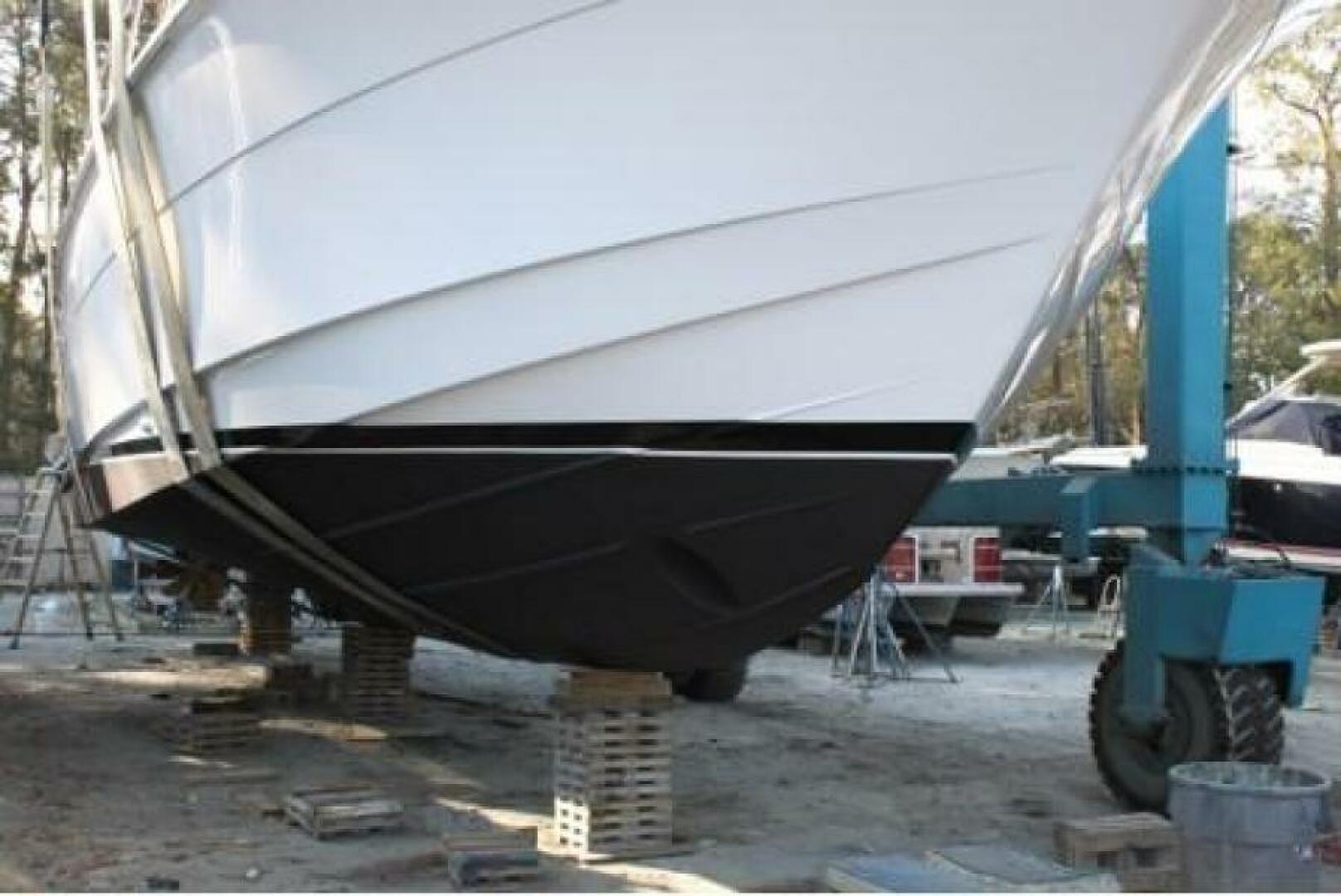 Slide: The Image of 2009 Hatteras 60 Motor Yacht Little Wave - 4623527