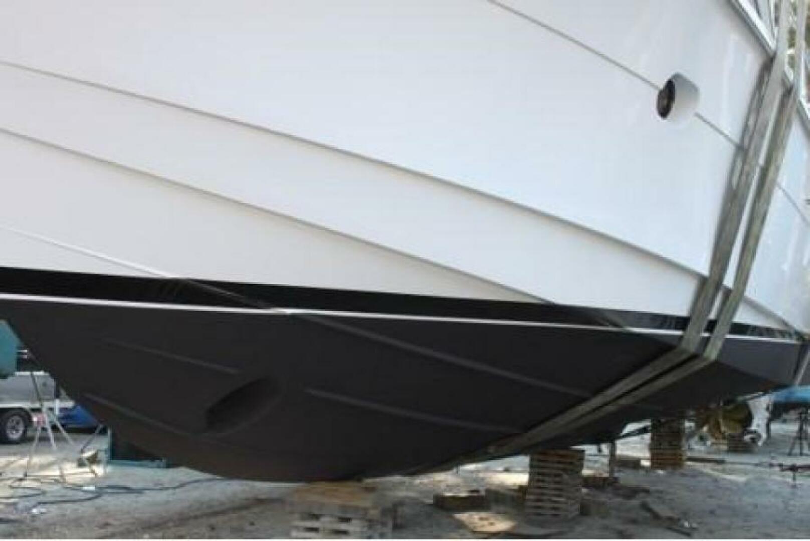 Slide: The Image of 2009 Hatteras 60 Motor Yacht Little Wave - 4623532