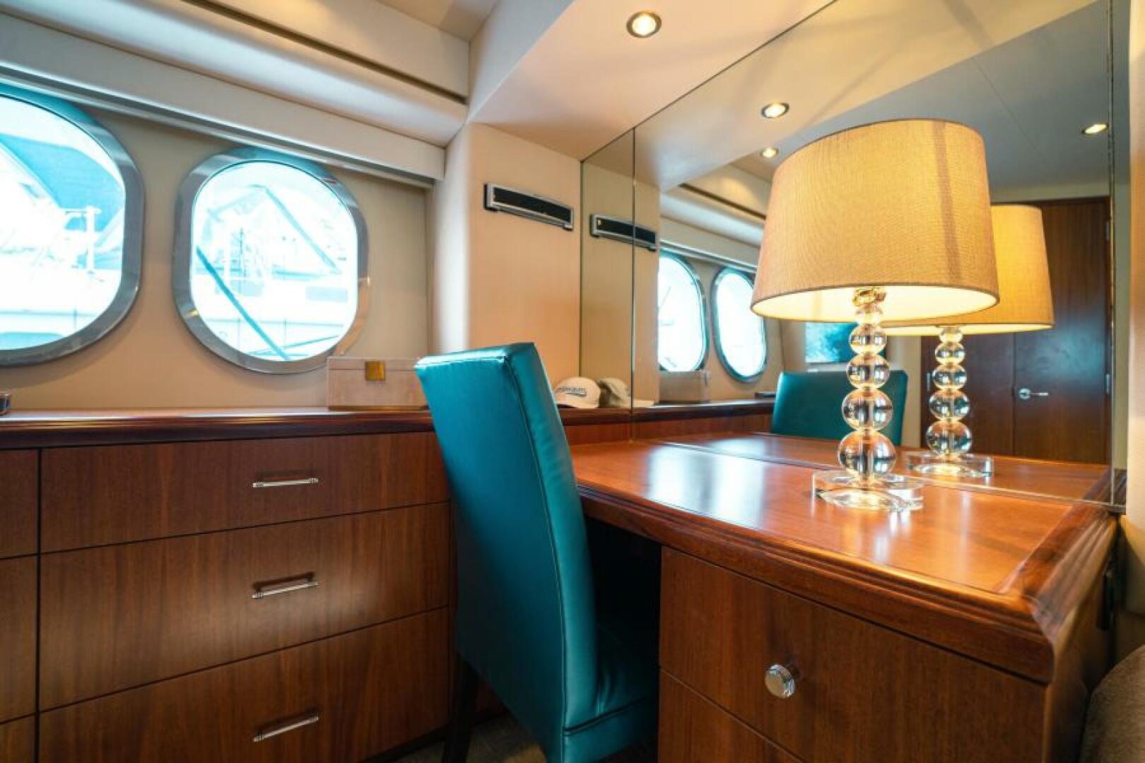 Slide: The Image of 2009 Hatteras 60 Motor Yacht Little Wave - 4623435