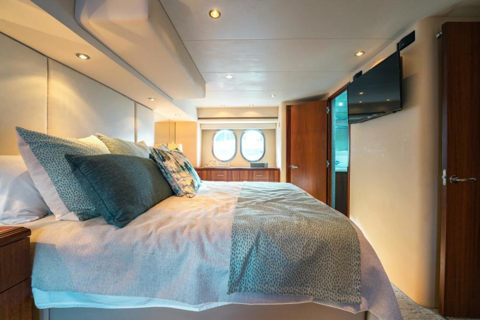 Slide: The Image of 2009 Hatteras 60 Motor Yacht Little Wave - 4623438