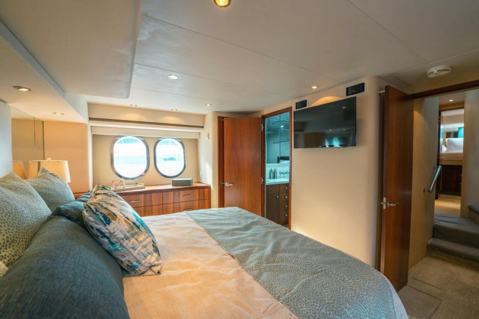Slide: The Image of 2009 Hatteras 60 Motor Yacht Little Wave - 4623445