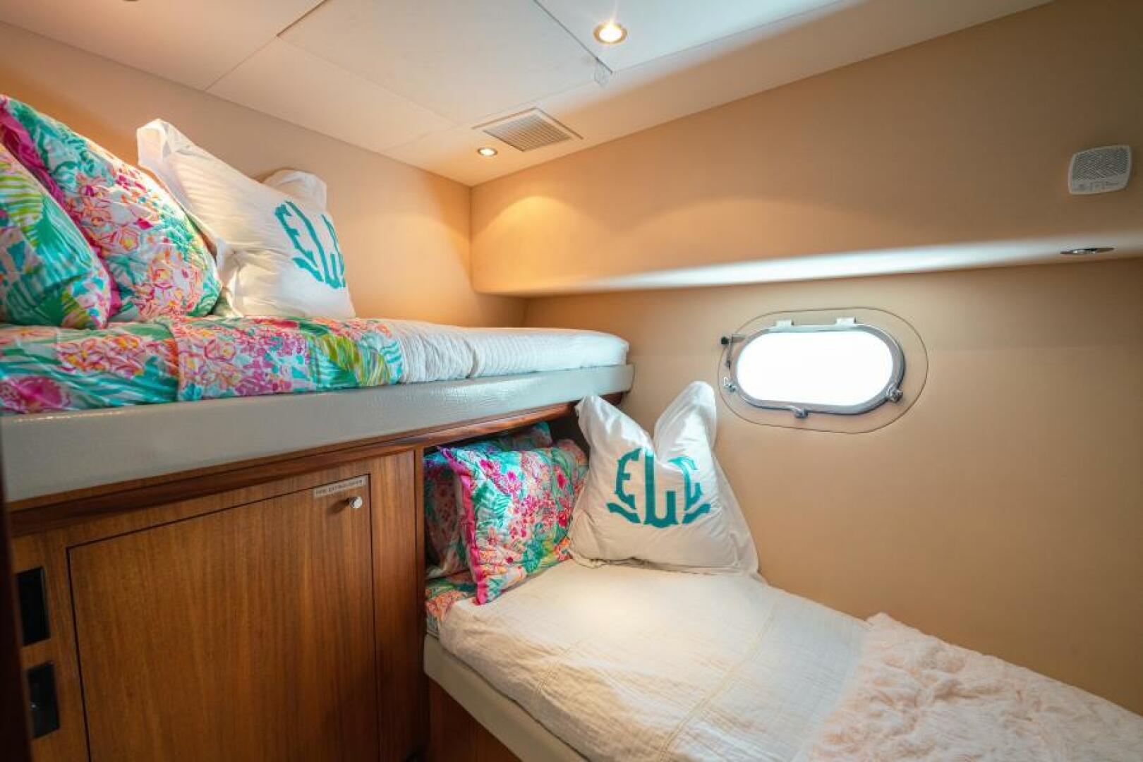 Slide: The Image of 2009 Hatteras 60 Motor Yacht Little Wave - 4623448