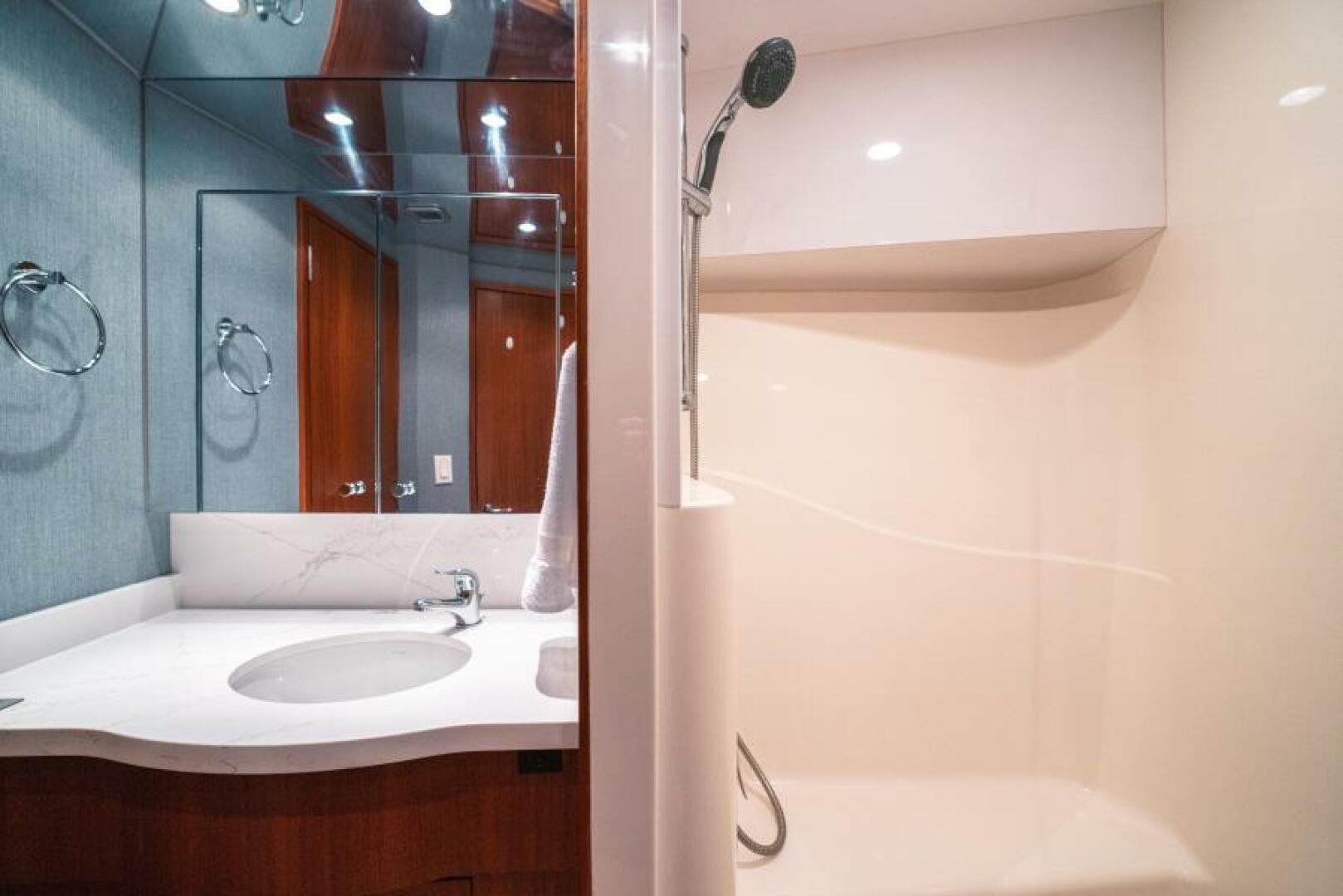 Slide: The Image of 2009 Hatteras 60 Motor Yacht Little Wave - 4623452