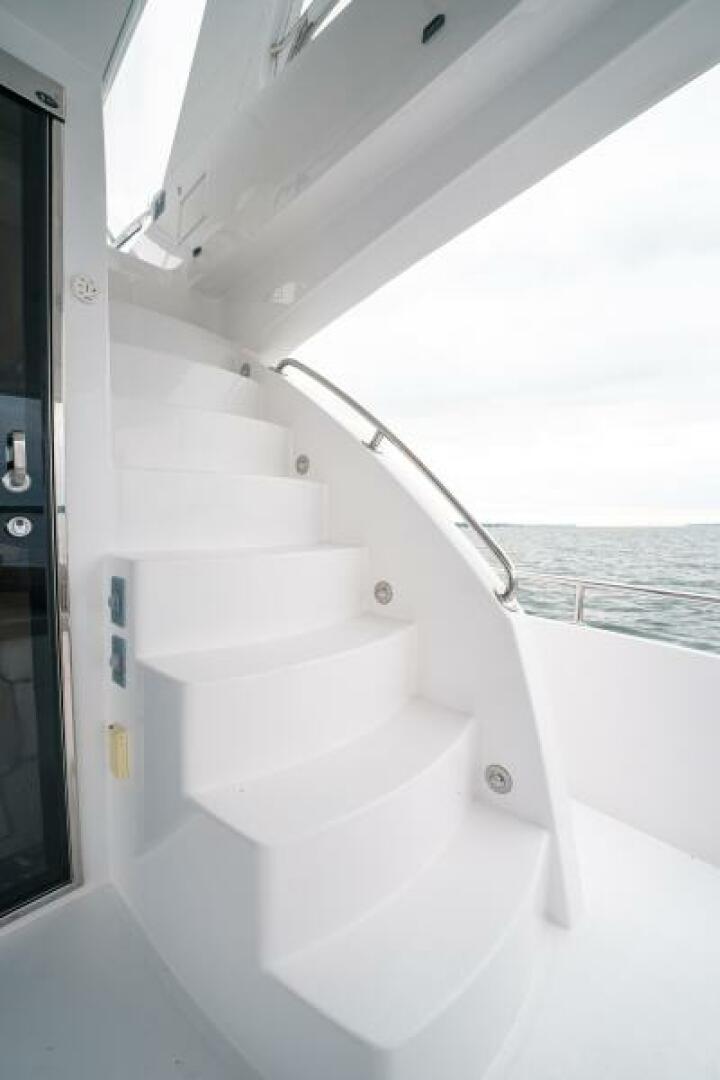 Slide: The Image of 2009 Hatteras 60 Motor Yacht Little Wave - 4623463