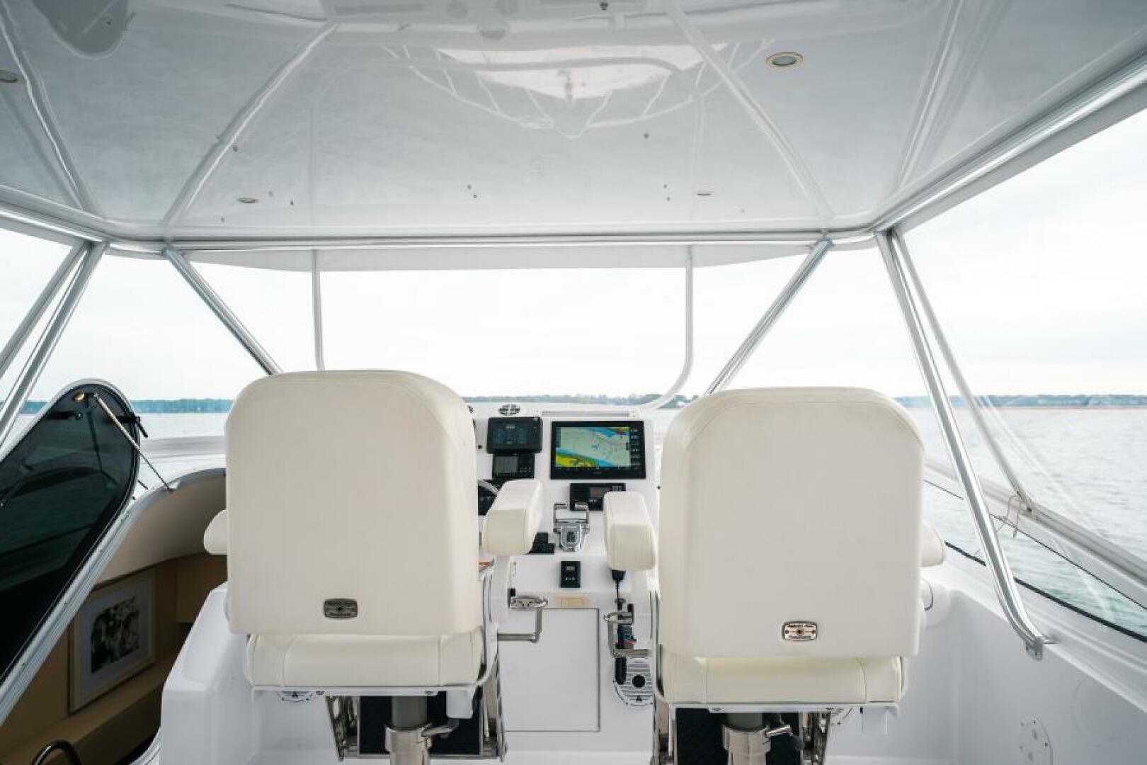 Slide: The Image of 2009 Hatteras 60 Motor Yacht Little Wave - 4623469