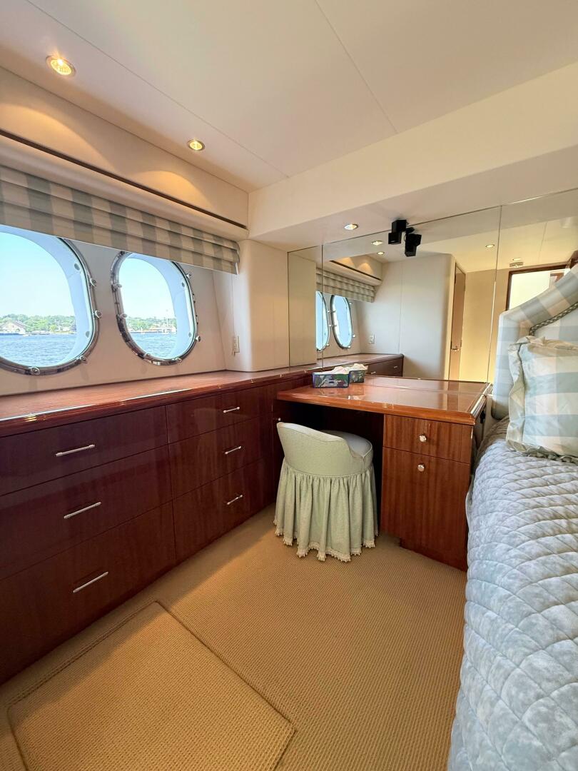 Slide: The Image of Hatteras 60 Motor Yacht 2009 - 5444923