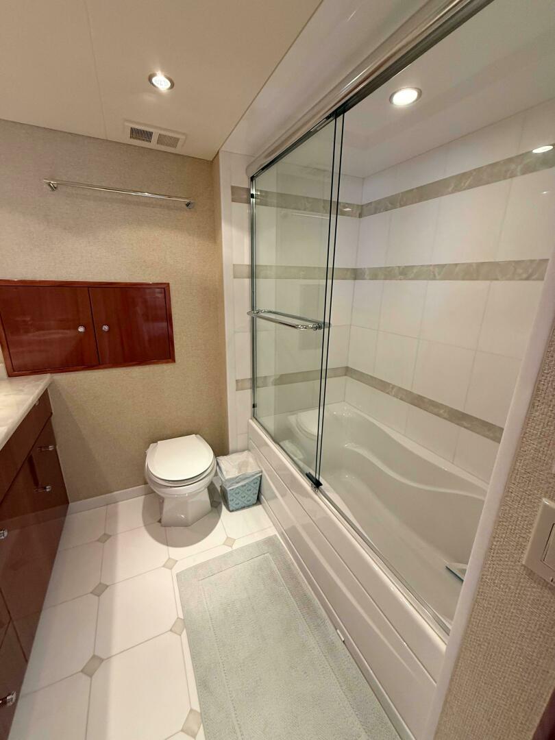 Slide: The Image of Hatteras 60 Motor Yacht 2009 - 5444925