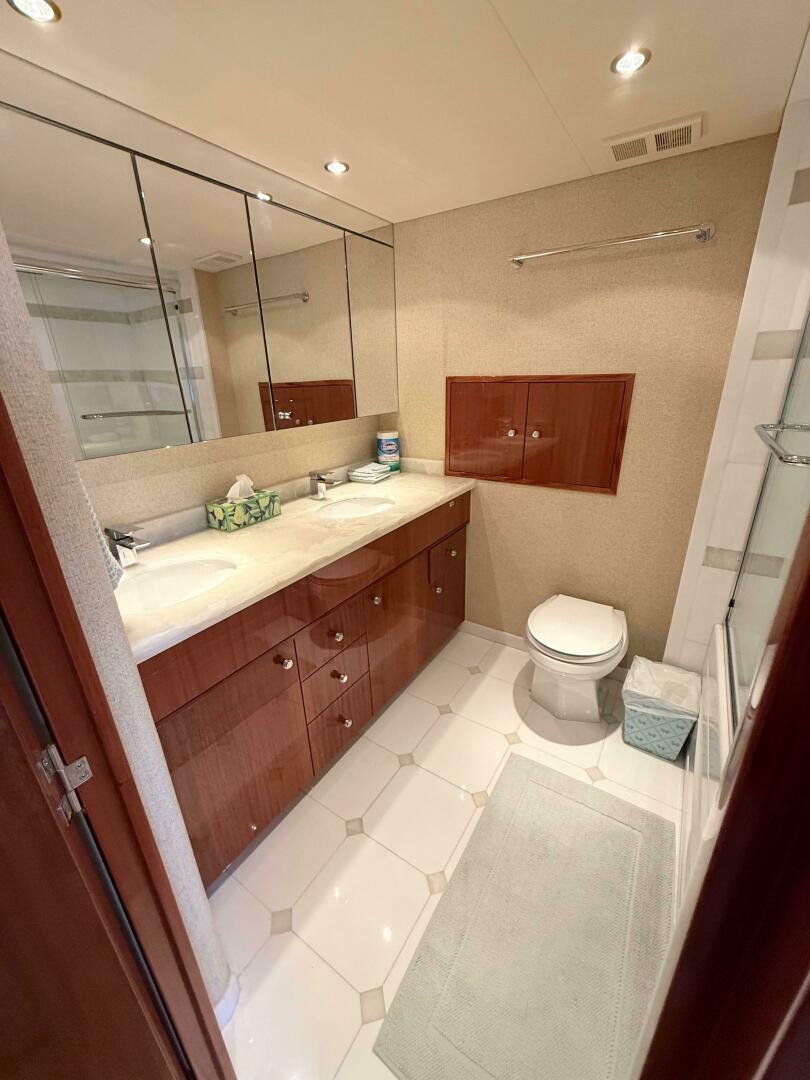 Slide: The Image of Hatteras 60 Motor Yacht 2009 - 5444926