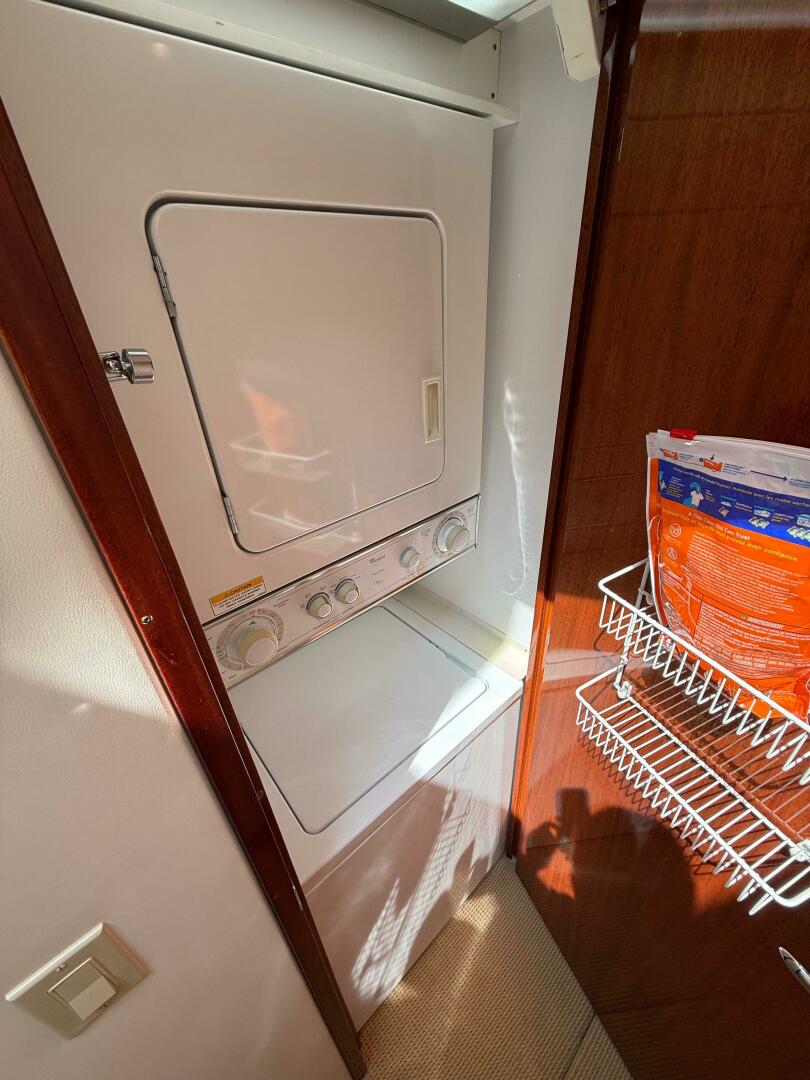 Slide: The Image of Hatteras 60 Motor Yacht 2009 - 5444933