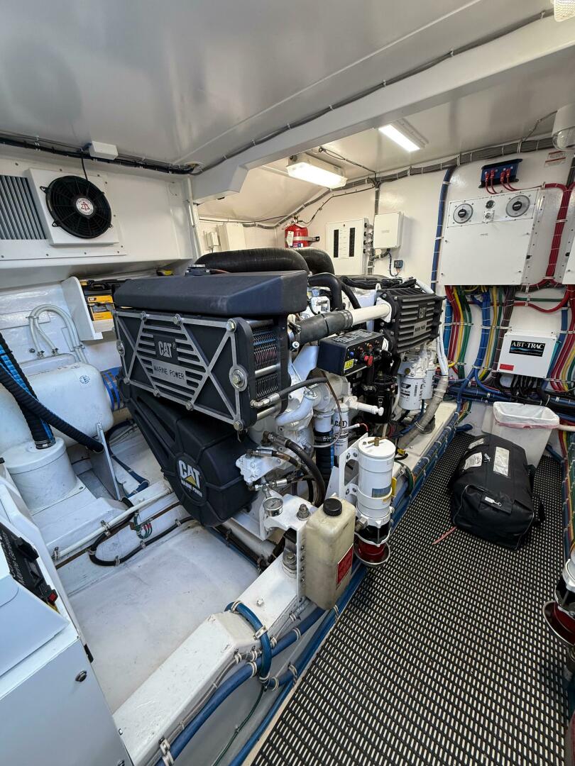 Slide: The Image of Hatteras 60 Motor Yacht 2009 - 5444945