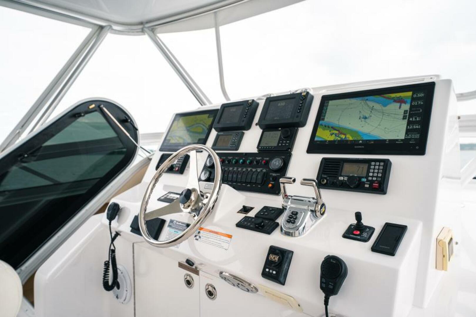 Slide: The Image of 2009 Hatteras 60 Motor Yacht Little Wave - 4623471