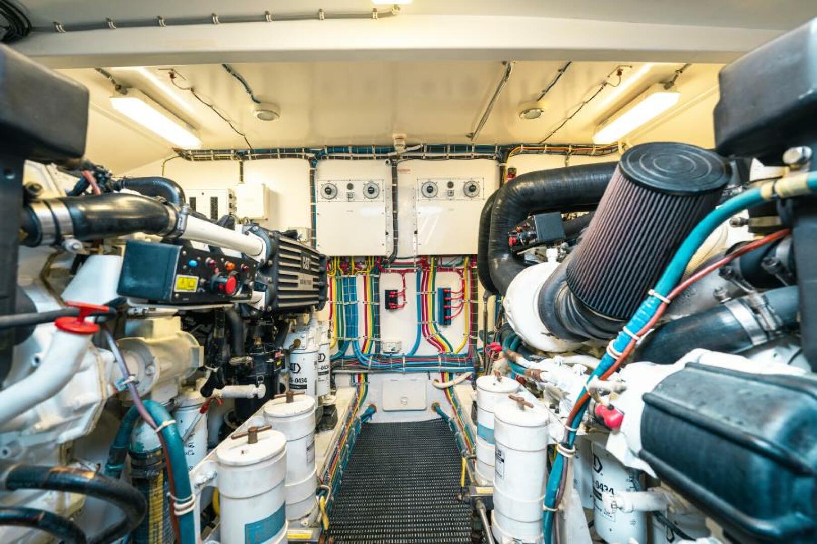 Slide: The Image of 2009 Hatteras 60 Motor Yacht Little Wave - 4623475