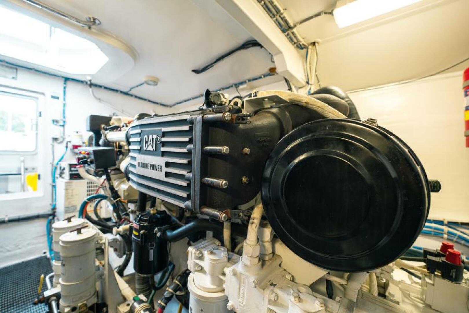 Slide: The Image of 2009 Hatteras 60 Motor Yacht Little Wave - 4623476
