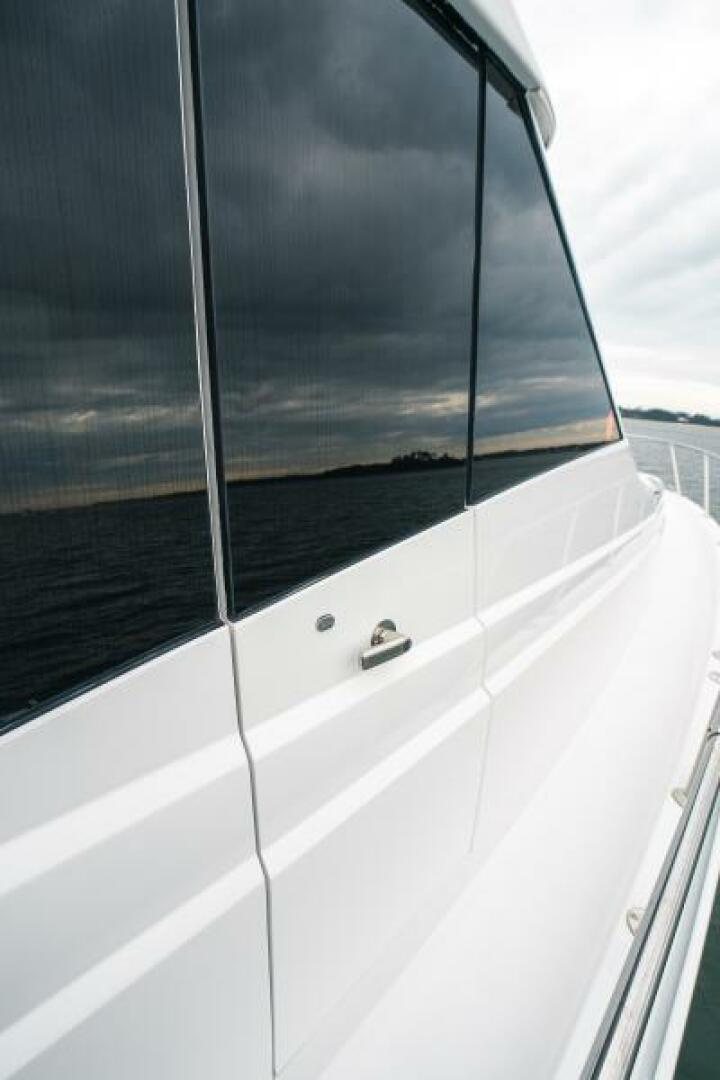 Slide: The Image of 2009 Hatteras 60 Motor Yacht Little Wave - 4623485