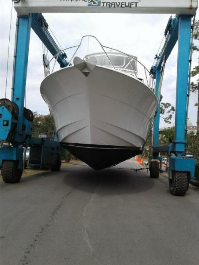 Slide: The Image of 2009 Hatteras 60 Motor Yacht Little Wave - 4623511