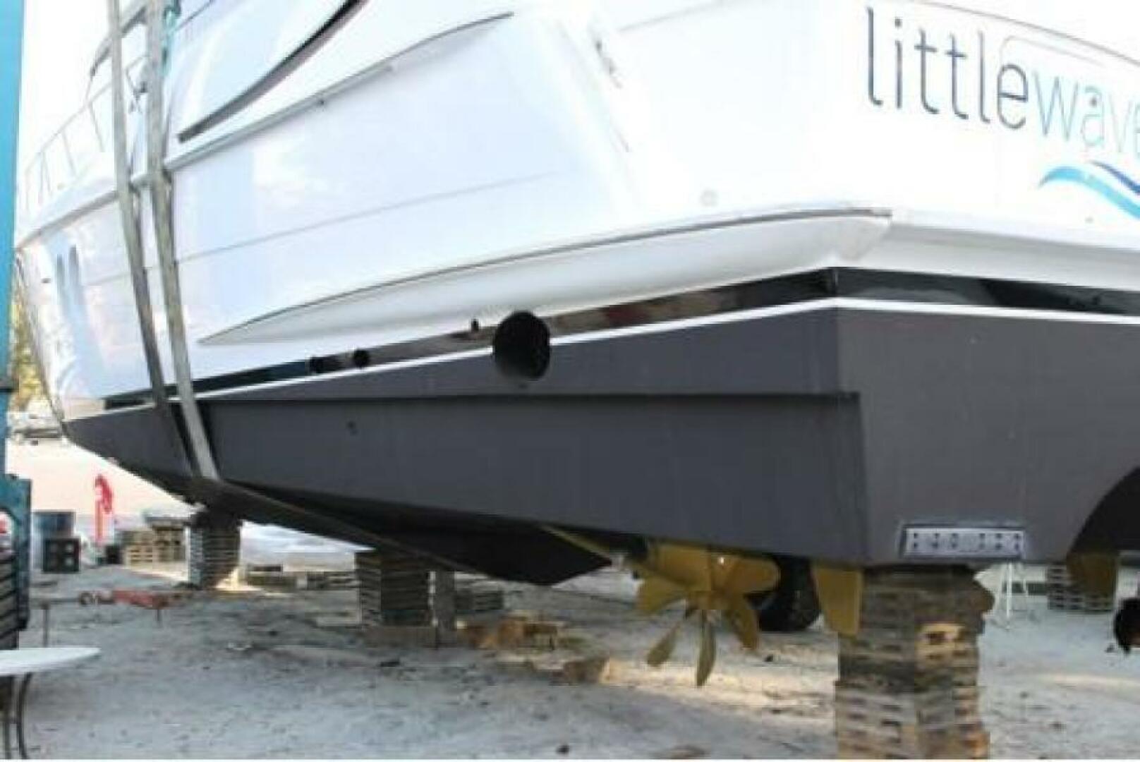 Slide: The Image of 2009 Hatteras 60 Motor Yacht Little Wave - 4623522