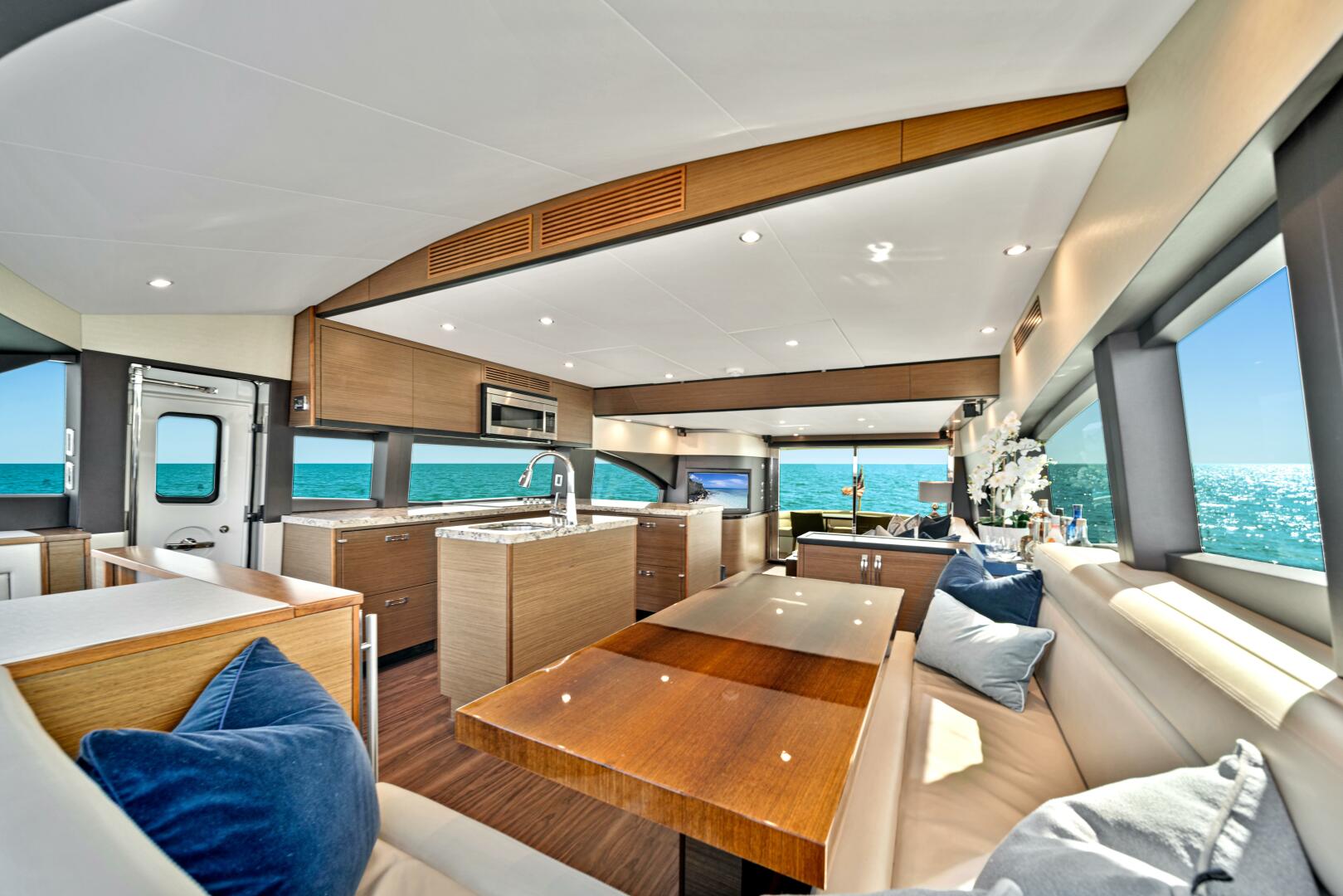Slide: The Image of 2017 Hatteras 60 Motor Yacht 'West' - 4415690