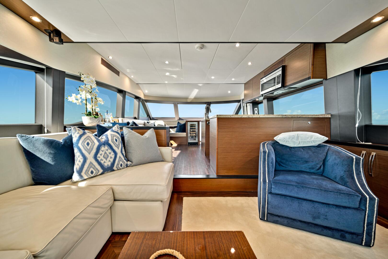 Slide: The Image of 2017 Hatteras 60 Motor Yacht 'West' - 4415703