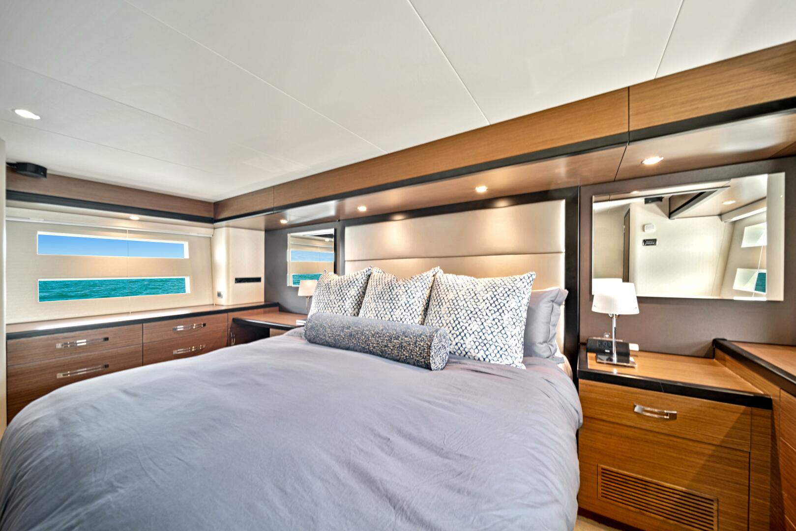 Slide: The Image of 2017 Hatteras 60 Motor Yacht 'West' - 4415732