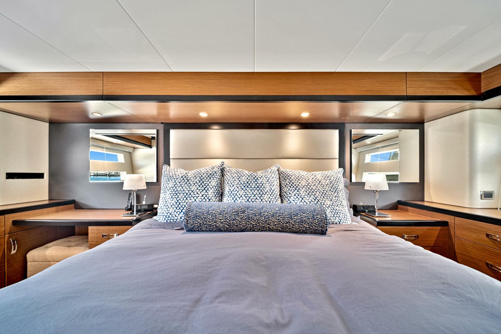 Slide: The Image of 2017 Hatteras 60 Motor Yacht 'West' - 4415729