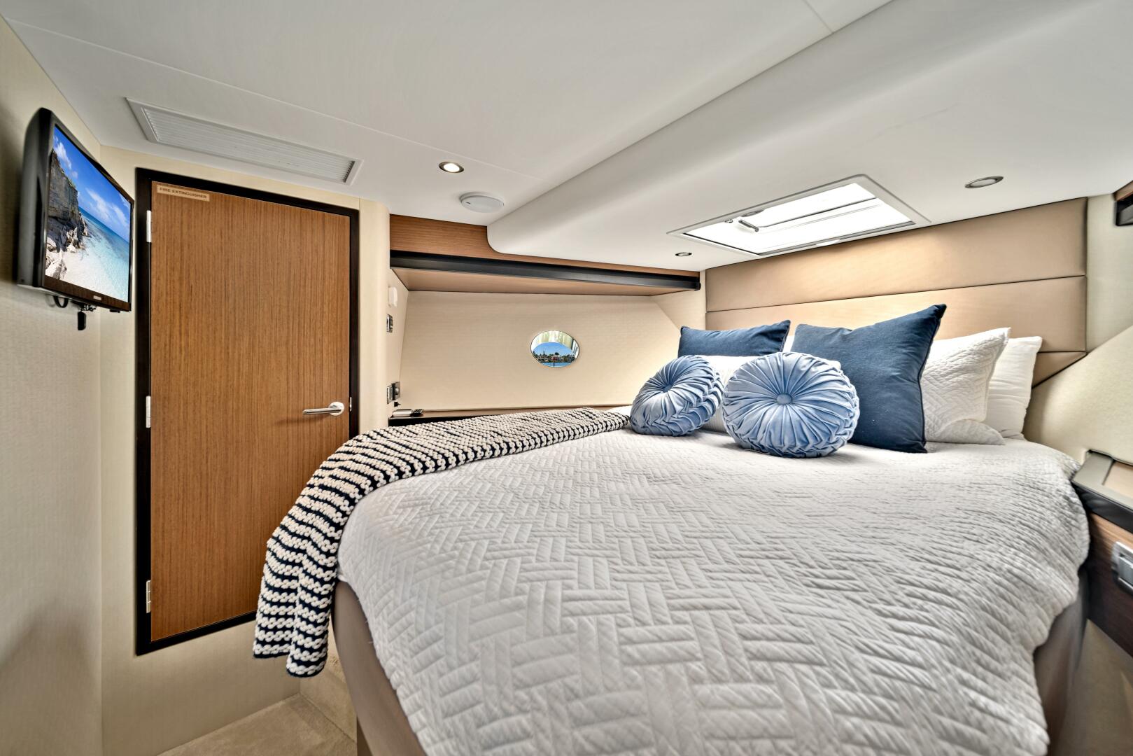 Slide: The Image of 2017 Hatteras 60 Motor Yacht 'West' - 4415710
