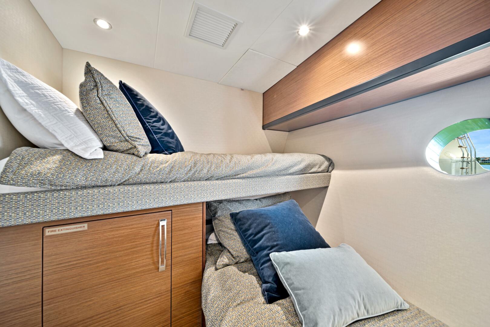Slide: The Image of 2017 Hatteras 60 Motor Yacht 'West' - 4415718