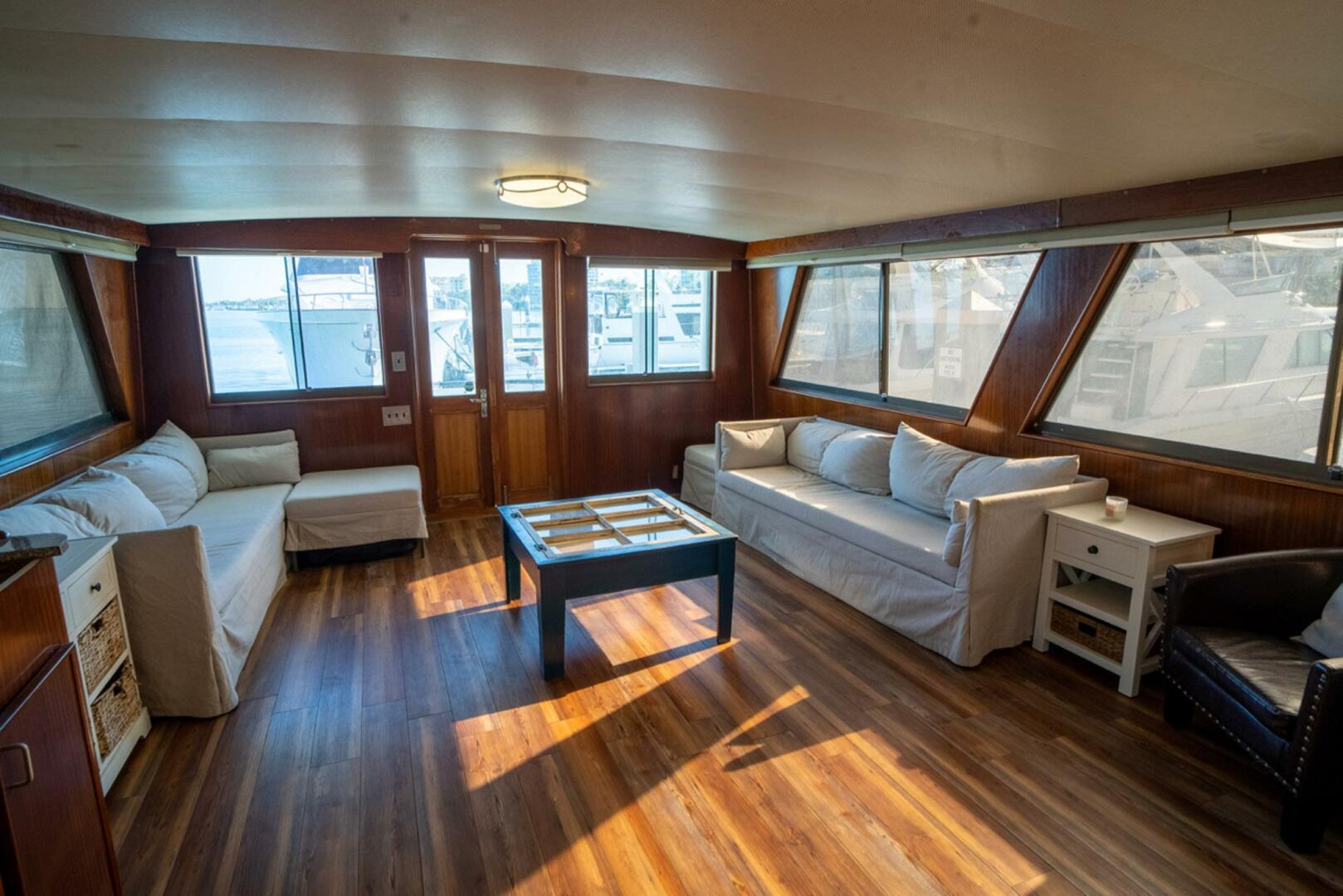 Slide: The Image of Hatteras 61 Motoryacht 1981 - 5276312