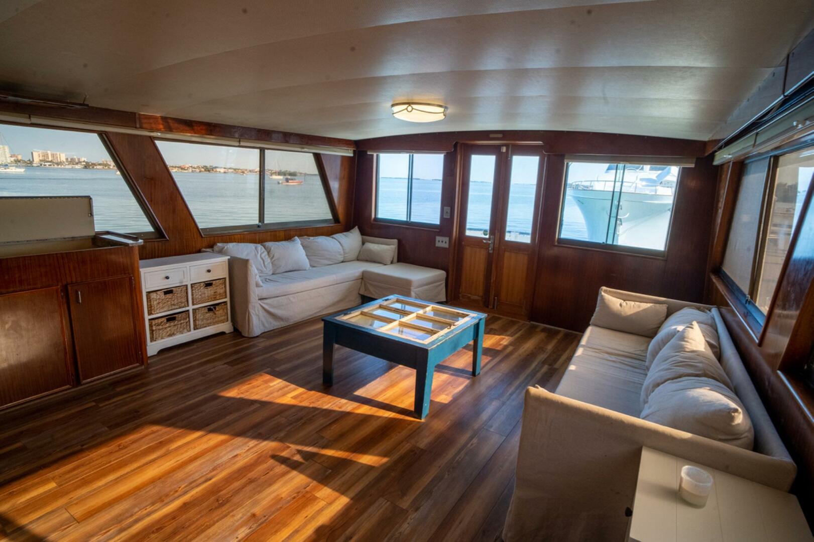 Slide: The Image of Hatteras 61 Motoryacht 1981 - 5276313