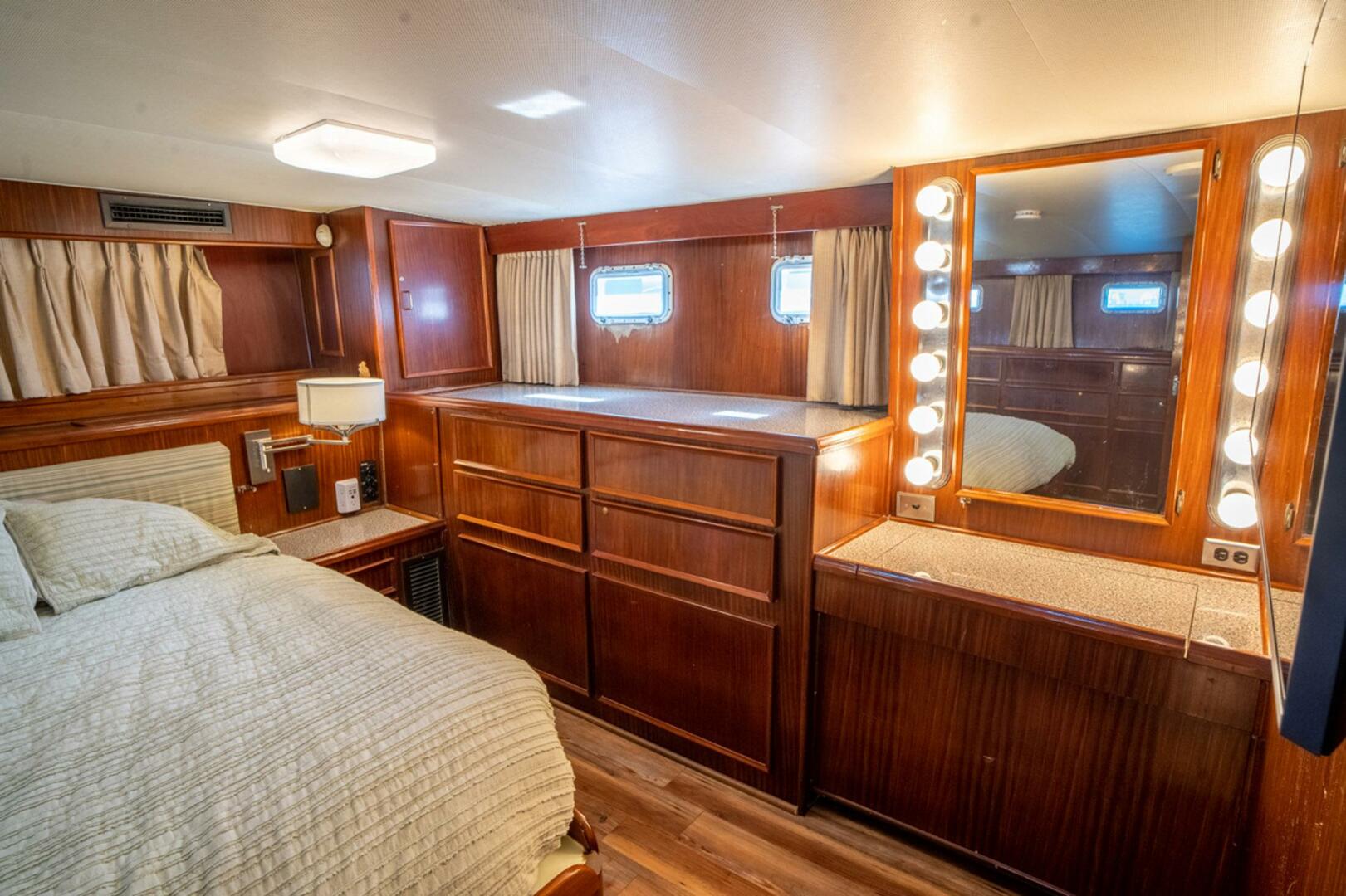 Slide: The Image of Hatteras 61 Motoryacht 1981 - 5276321