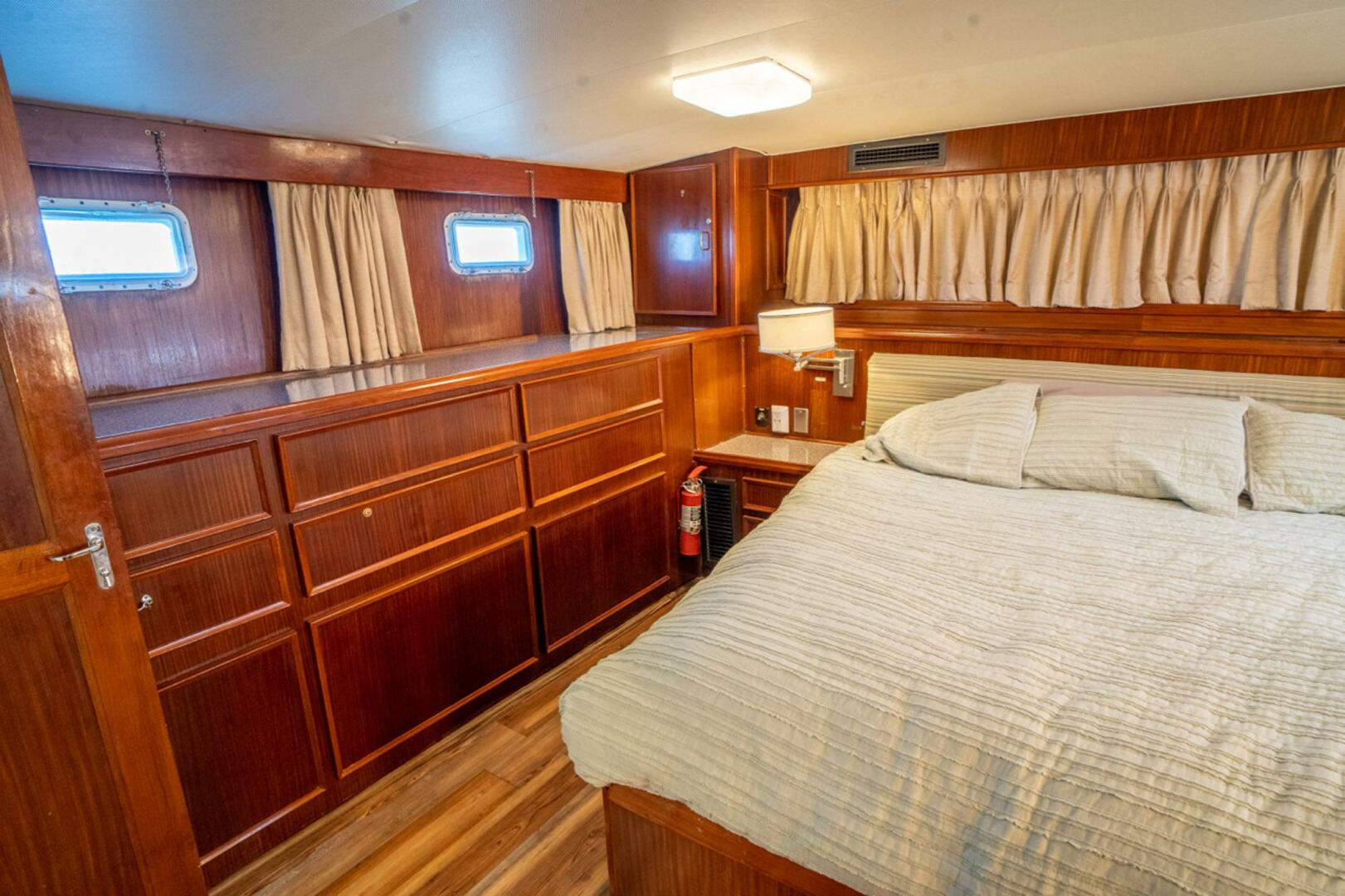 Slide: The Image of Hatteras 61 Motoryacht 1981 - 5276322