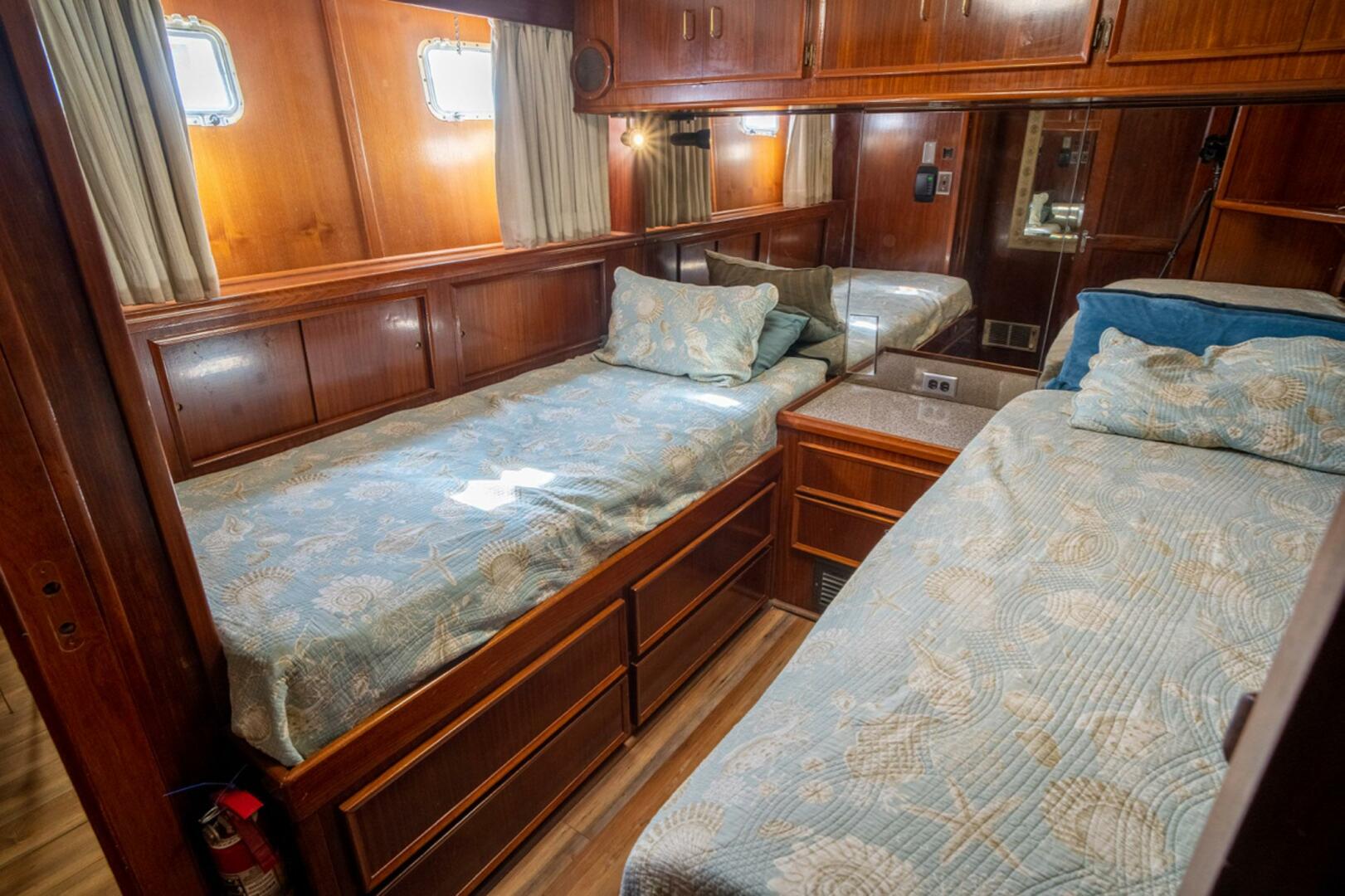 Slide: The Image of Hatteras 61 Motoryacht 1981 - 5276329