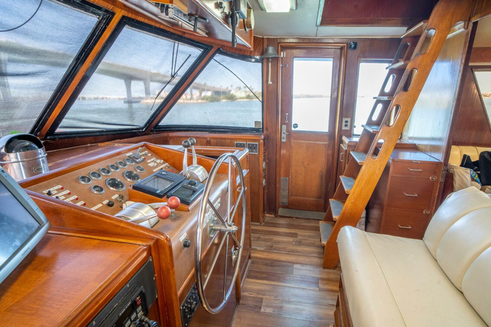 Slide: The Image of Hatteras 61 Motoryacht 1981 - 5276334