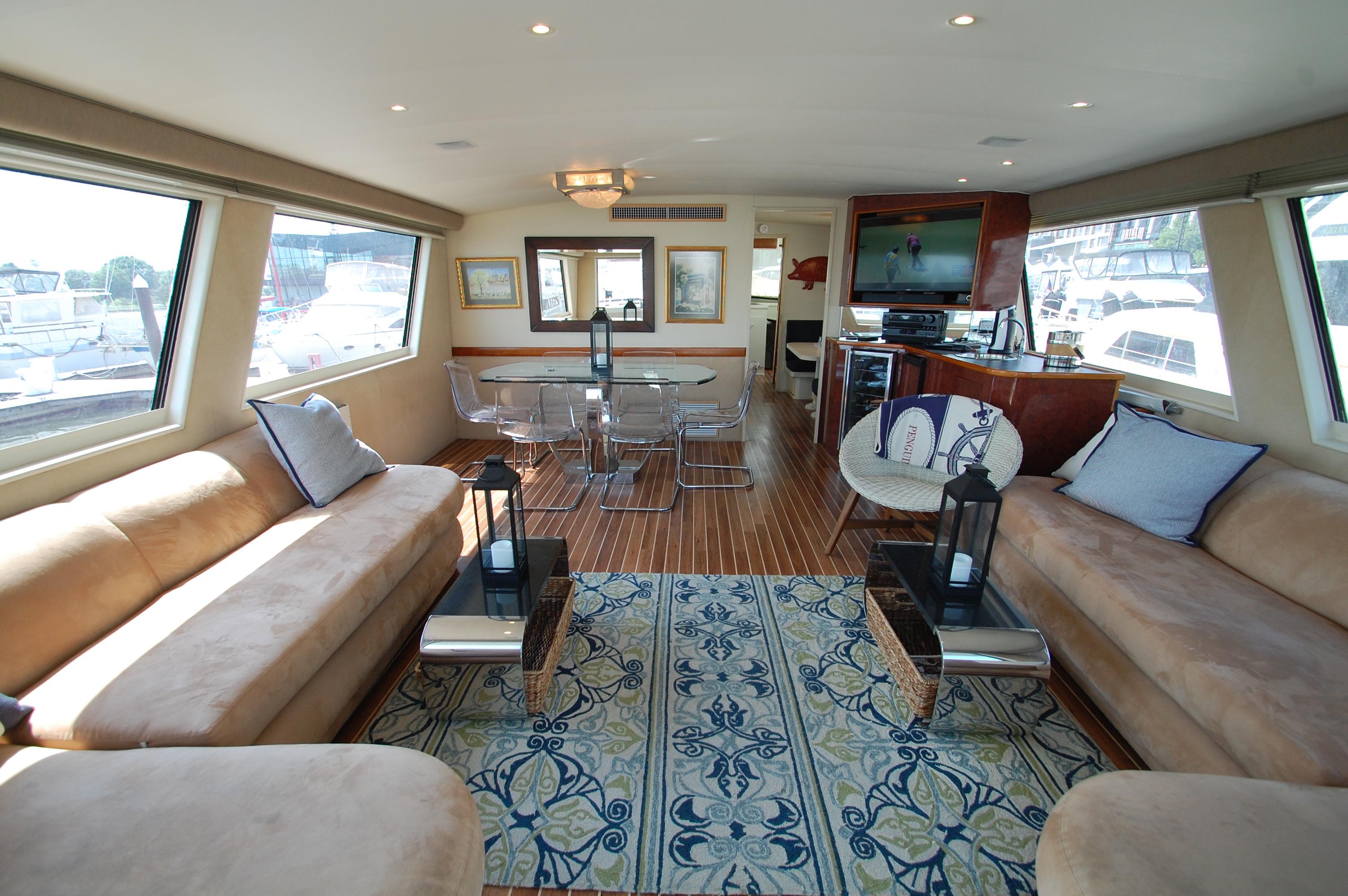 Slide: The Image of Hatteras 61' Motor Yacht 1981 - 7
