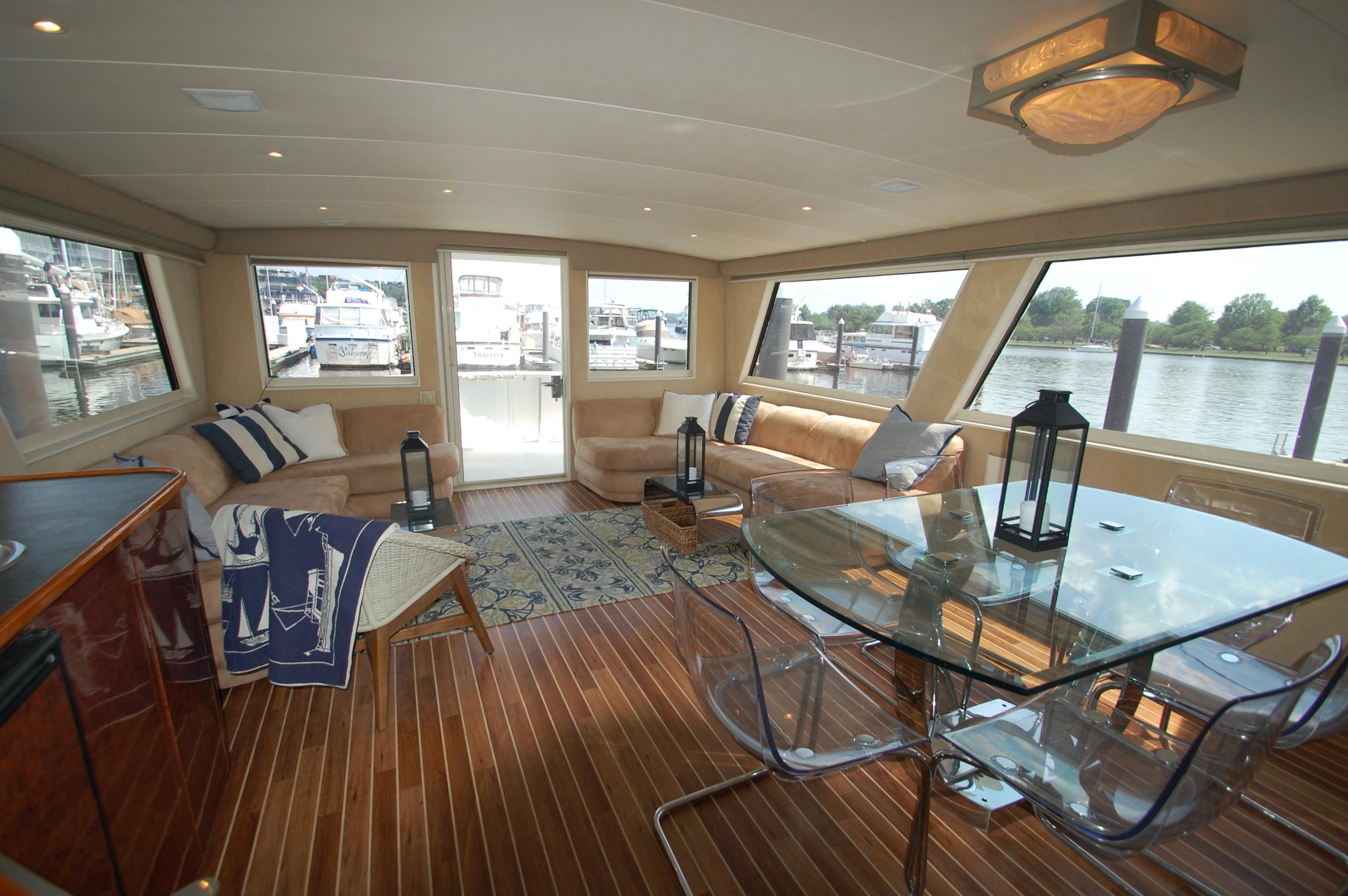 Slide: The Image of Hatteras 61' Motor Yacht 1981 - 9