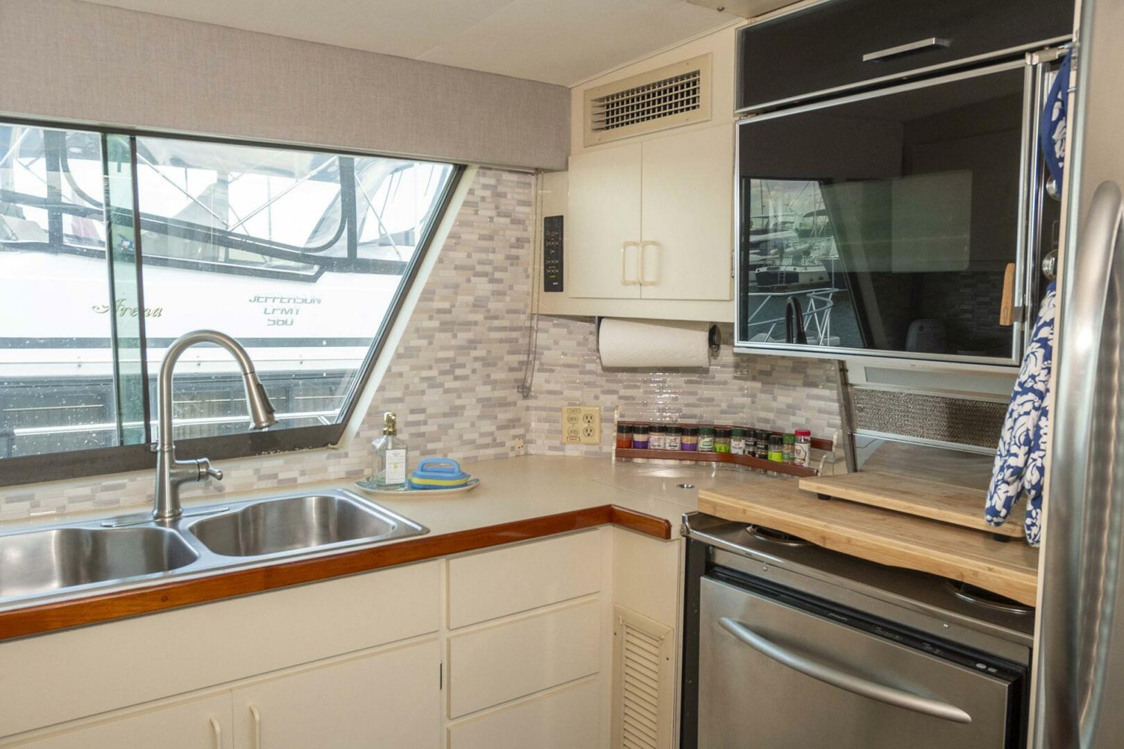 Slide: The Image of Hatteras 63 Motor Yacht 1987 - 4467627