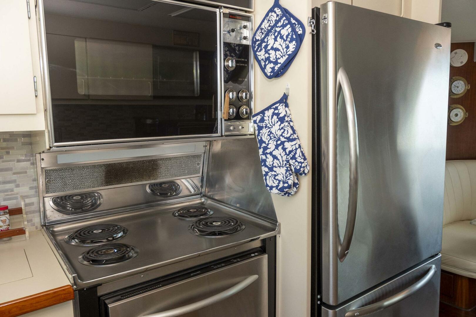 Slide: The Image of Hatteras 63 Motor Yacht 1987 - 4467628