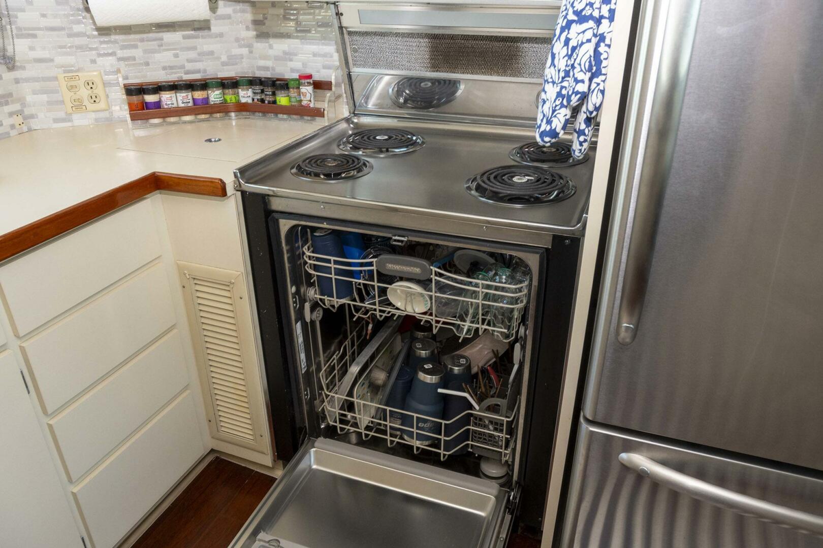 Slide: The Image of Hatteras 63 Motor Yacht 1987 - 4467629